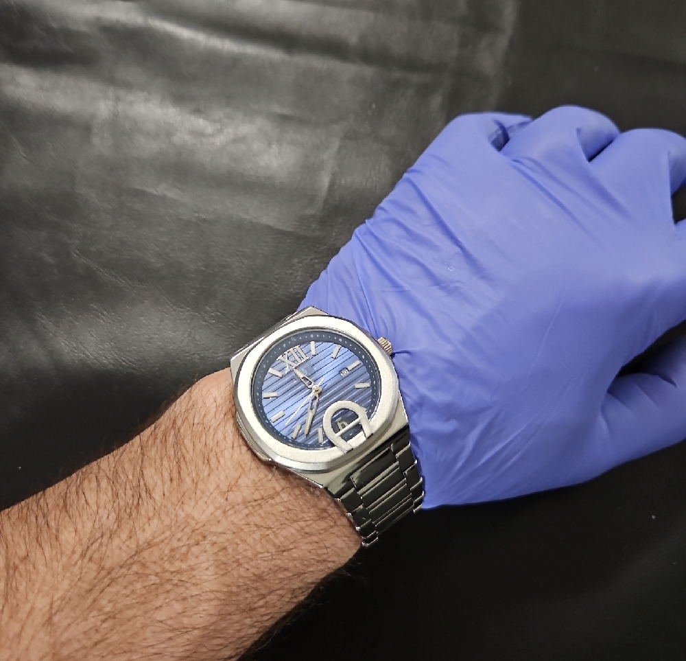 Men's Stainless Steel Watch with Blue Dial And Lucky Horseshoe Logo - Picture 3 of 7